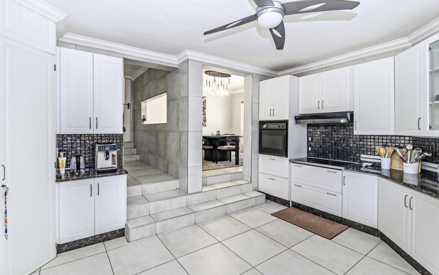 4 Bedroom Property for Sale in Mooikloof Equestrian Estate Gauteng