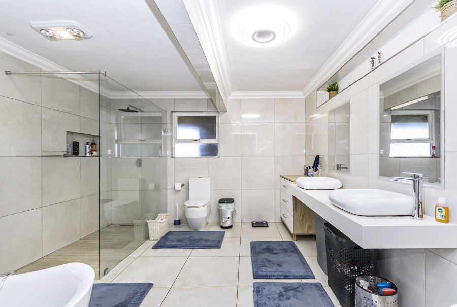 4 Bedroom Property for Sale in Mooikloof Equestrian Estate Gauteng