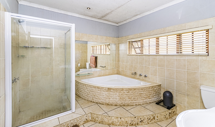 4 Bedroom Property for Sale in Mooikloof Equestrian Estate Gauteng