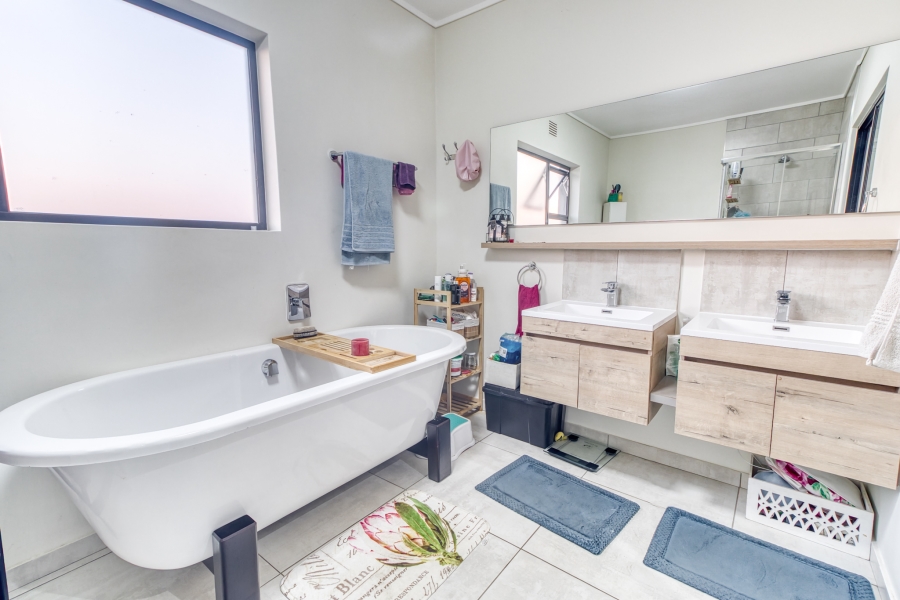 4 Bedroom Property for Sale in Noordhang Gauteng