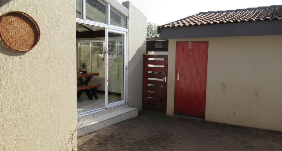 3 Bedroom Property for Sale in Buccleuch Gauteng