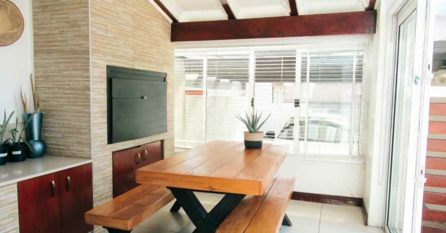 3 Bedroom Property for Sale in Buccleuch Gauteng