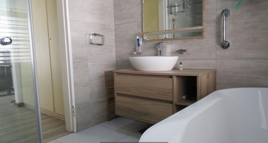 3 Bedroom Property for Sale in Buccleuch Gauteng