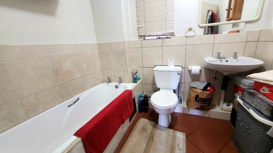 1 Bedroom Property for Sale in Sunnyside Gauteng