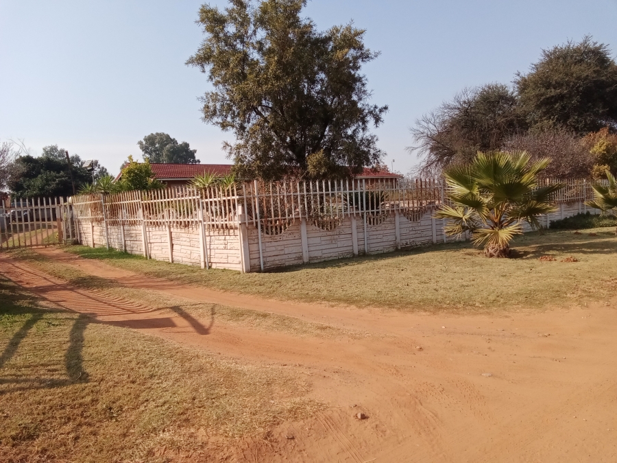 10 Bedroom Property for Sale in Hallgate Gauteng