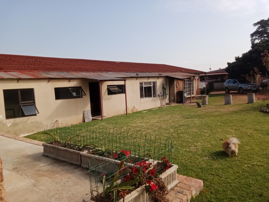 10 Bedroom Property for Sale in Hallgate Gauteng