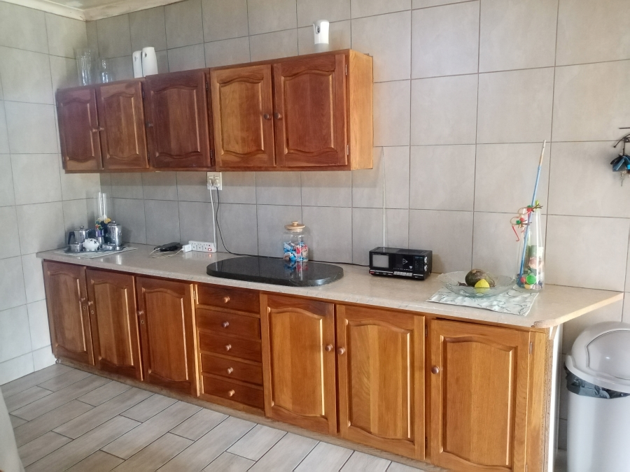 10 Bedroom Property for Sale in Hallgate Gauteng