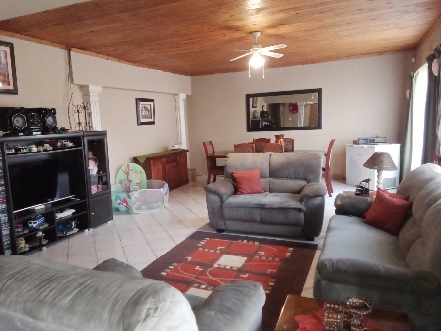 10 Bedroom Property for Sale in Hallgate Gauteng