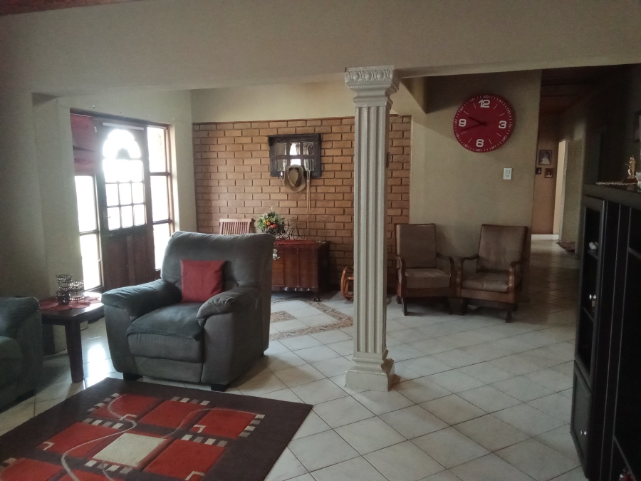 10 Bedroom Property for Sale in Hallgate Gauteng
