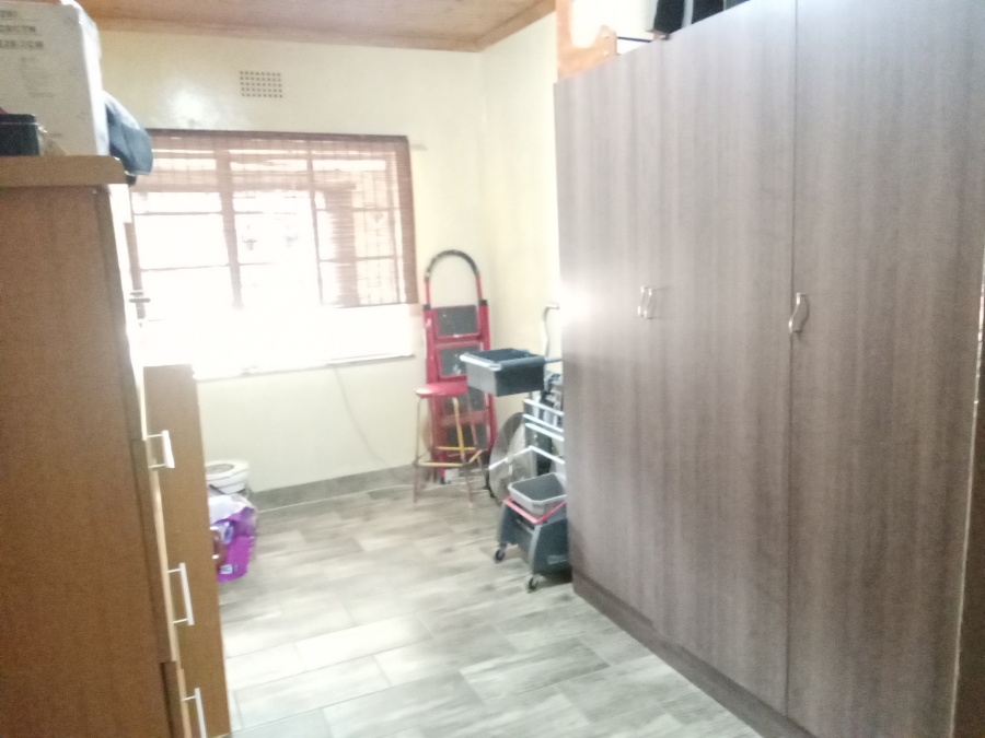 10 Bedroom Property for Sale in Hallgate Gauteng