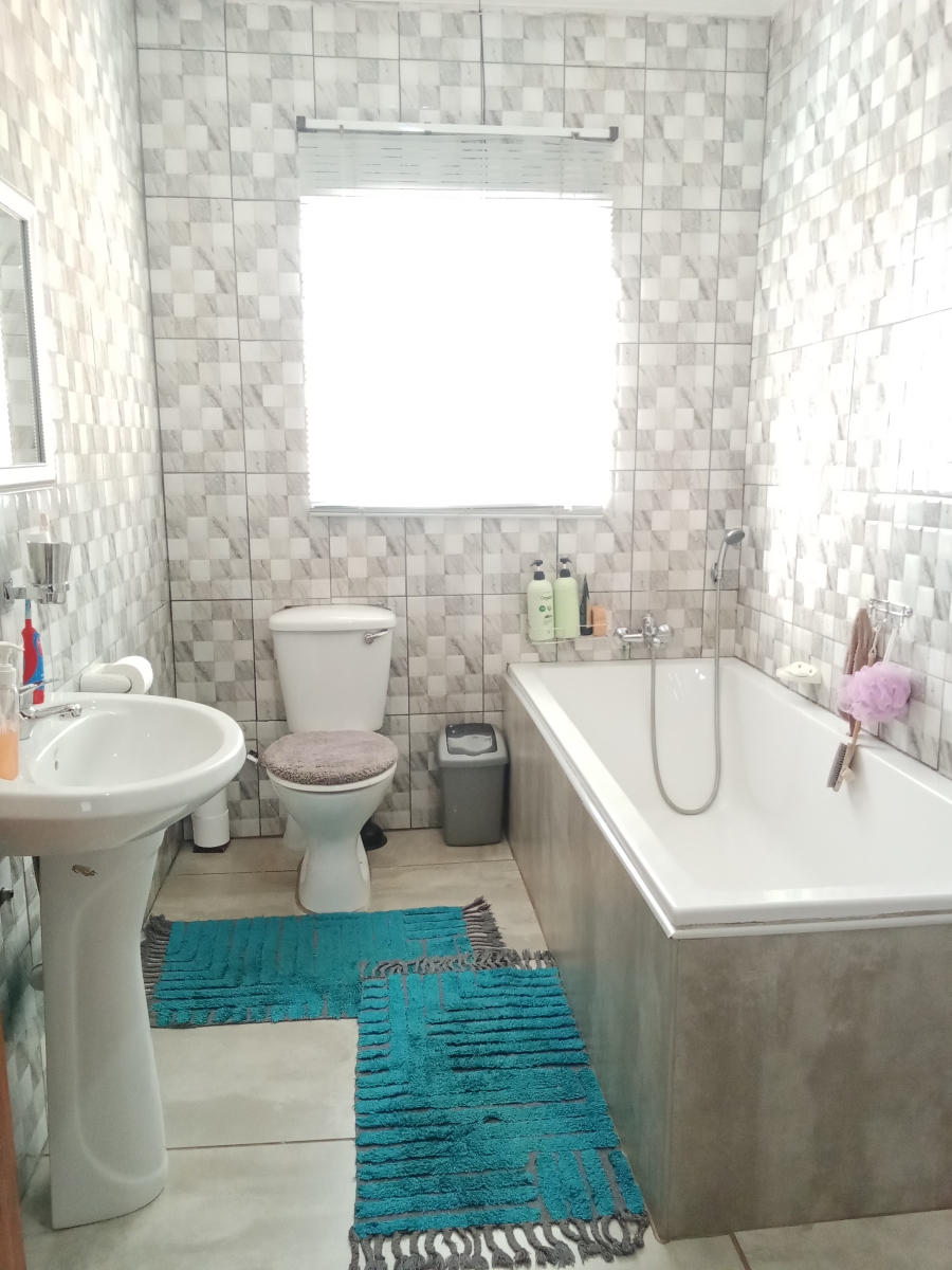 10 Bedroom Property for Sale in Hallgate Gauteng