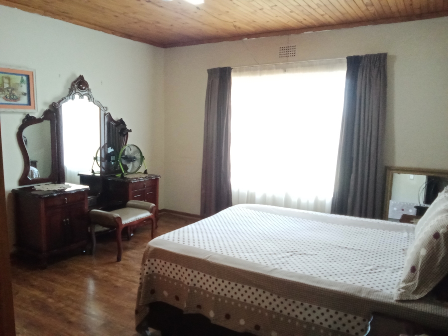 10 Bedroom Property for Sale in Hallgate Gauteng