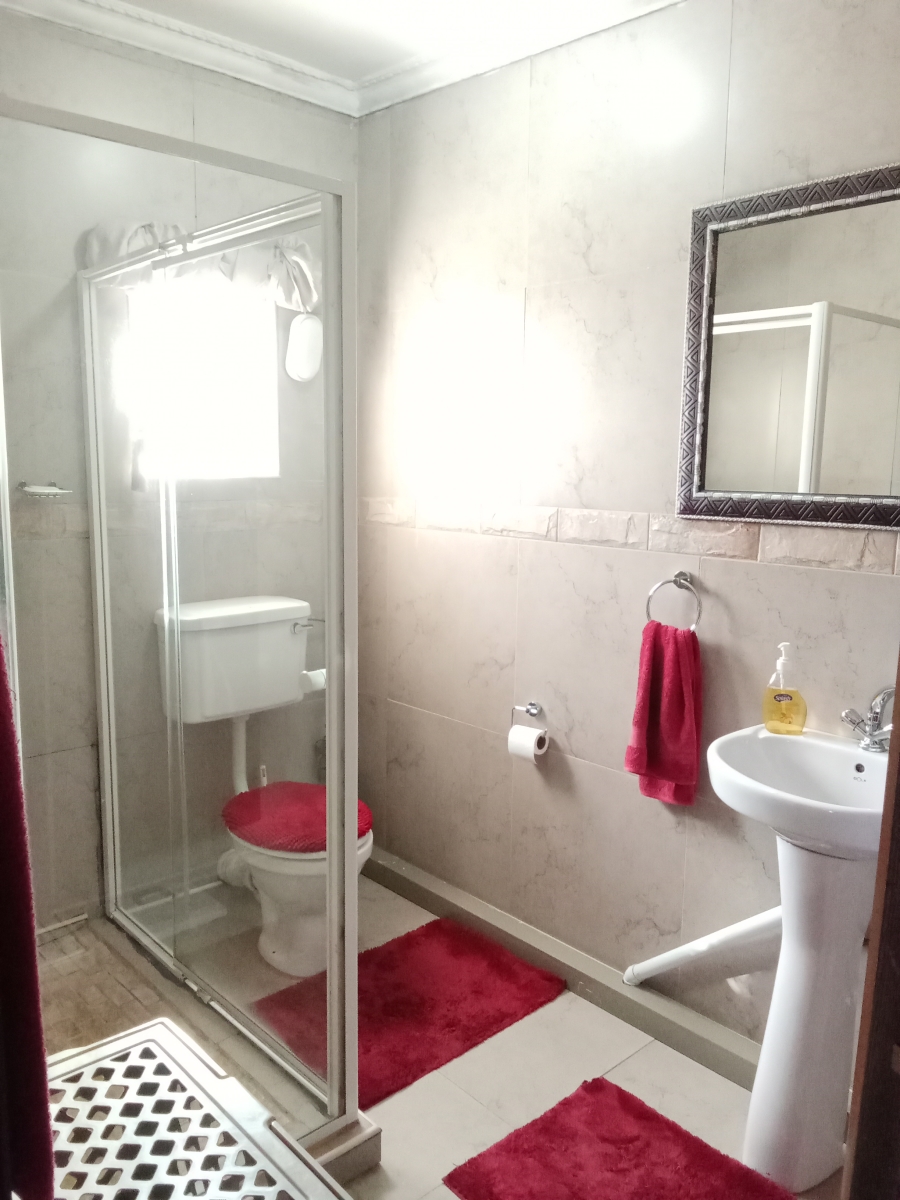 10 Bedroom Property for Sale in Hallgate Gauteng
