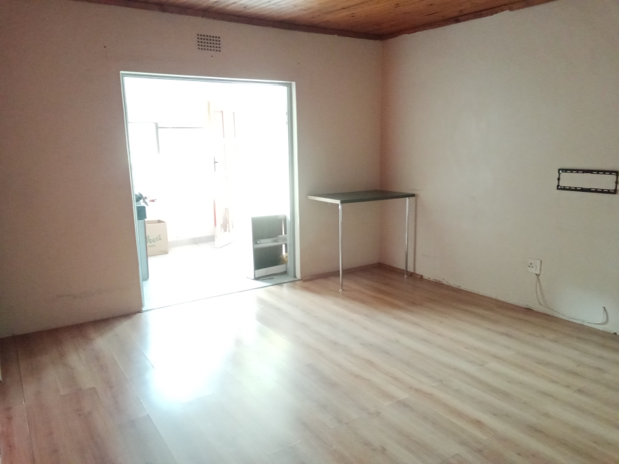 10 Bedroom Property for Sale in Hallgate Gauteng