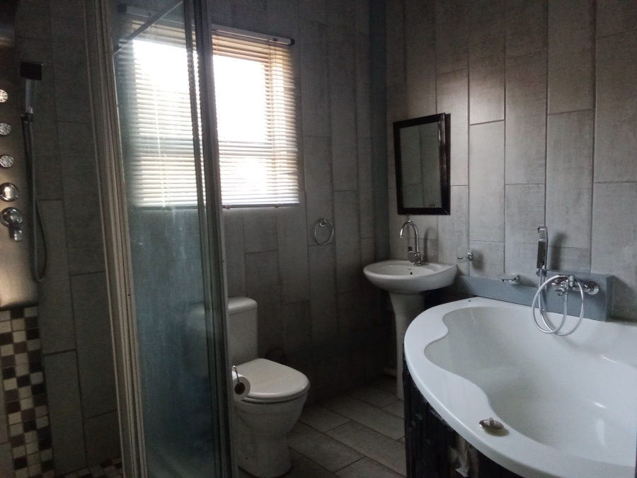 10 Bedroom Property for Sale in Hallgate Gauteng