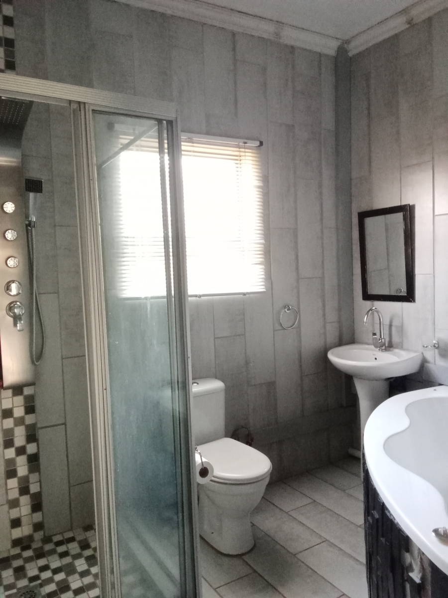 10 Bedroom Property for Sale in Hallgate Gauteng