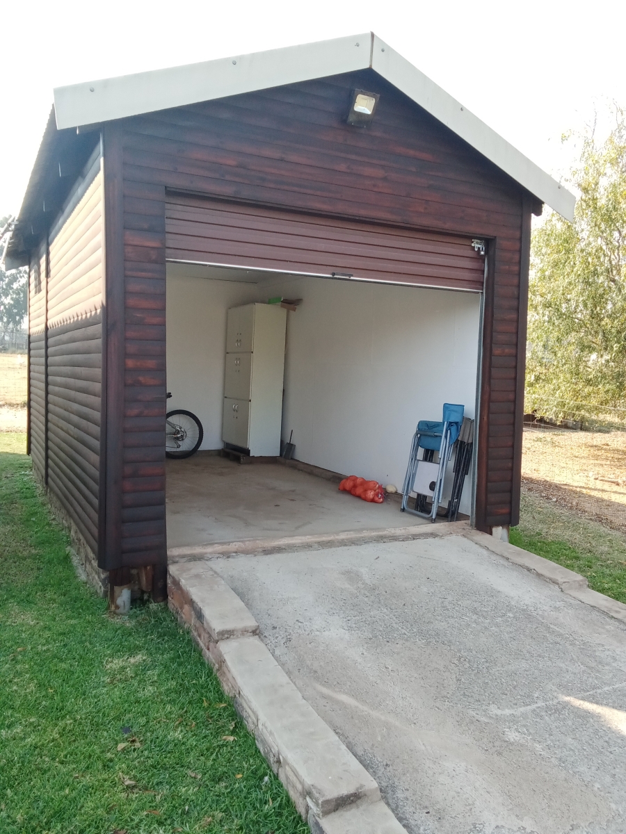 10 Bedroom Property for Sale in Hallgate Gauteng