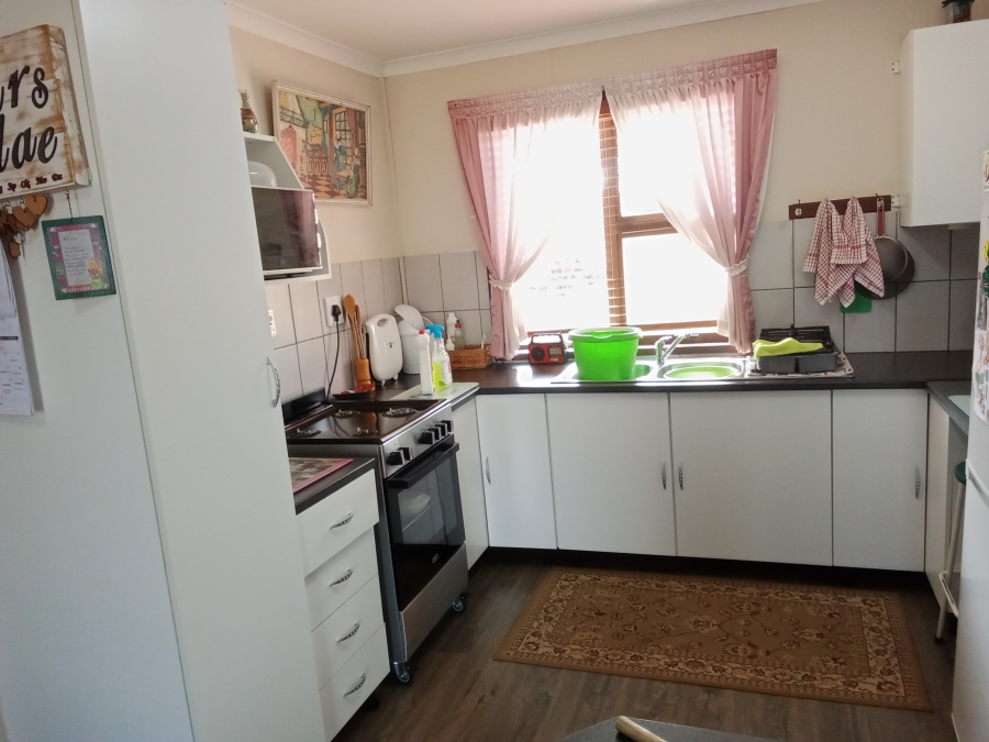 10 Bedroom Property for Sale in Hallgate Gauteng