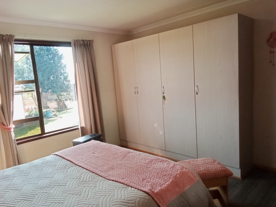10 Bedroom Property for Sale in Hallgate Gauteng