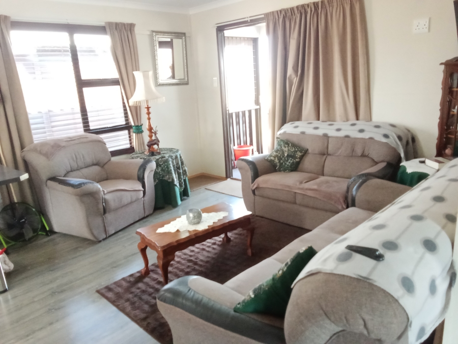 10 Bedroom Property for Sale in Hallgate Gauteng
