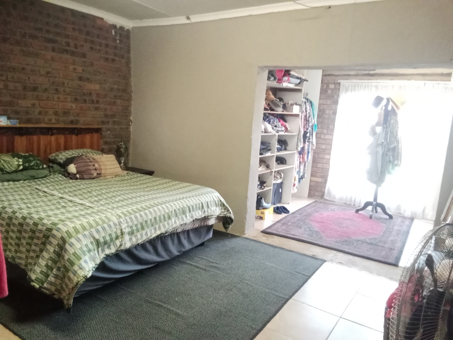 10 Bedroom Property for Sale in Hallgate Gauteng