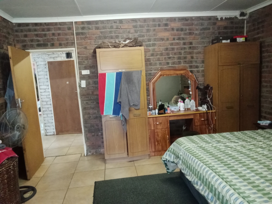 10 Bedroom Property for Sale in Hallgate Gauteng