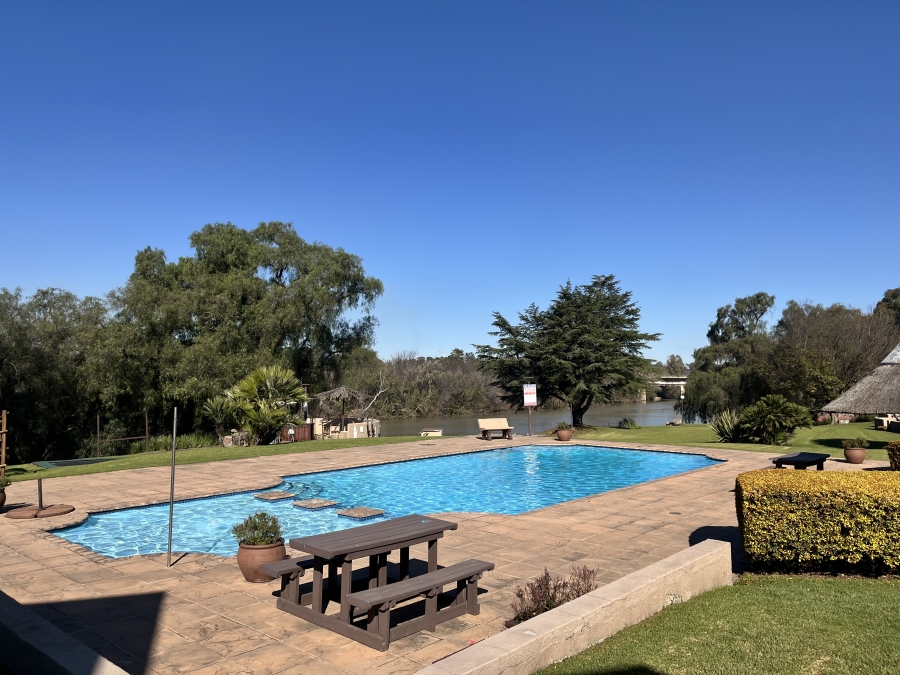 2 Bedroom Property for Sale in Peacehaven Gauteng