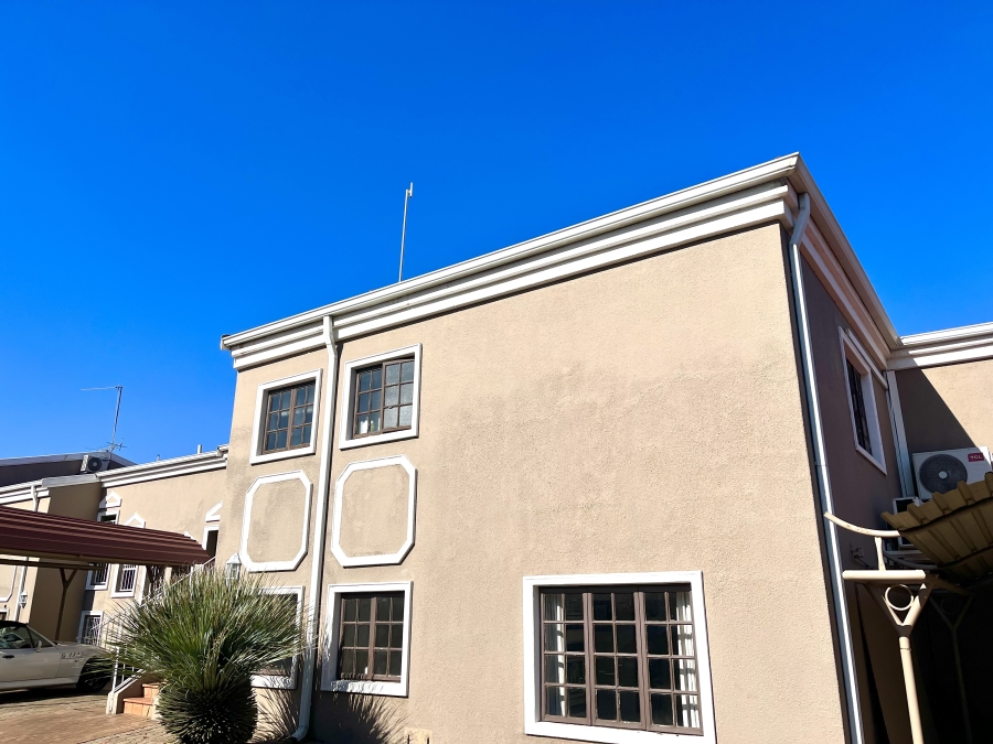 2 Bedroom Property for Sale in Peacehaven Gauteng