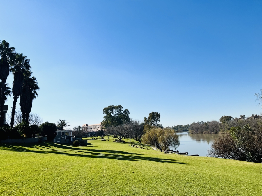 2 Bedroom Property for Sale in Peacehaven Gauteng