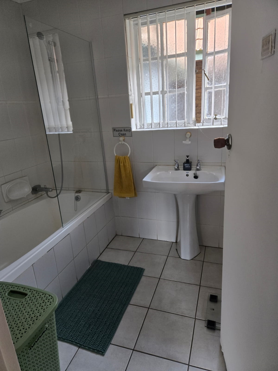 To Let 5 Bedroom Property for Rent in Ferndale Gauteng