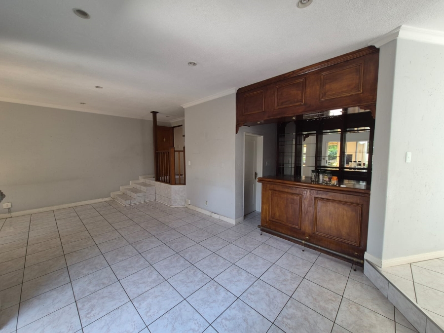 5 Bedroom Property for Sale in Bedfordview Gauteng
