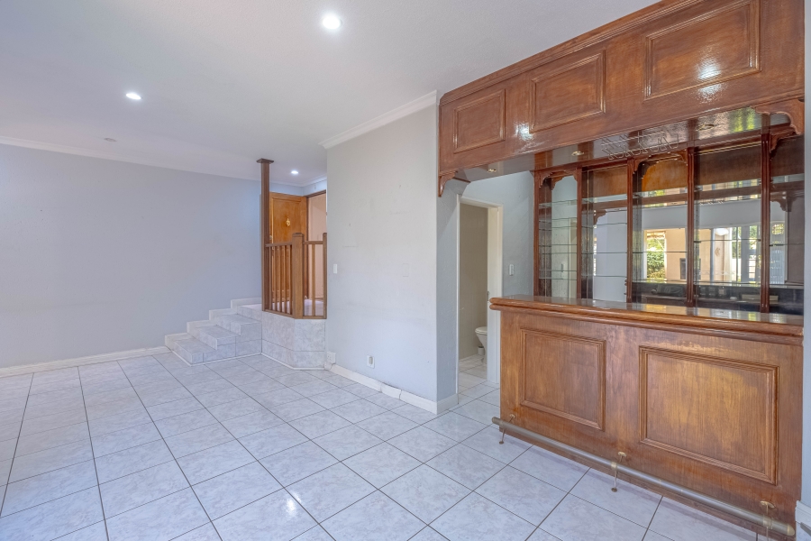 5 Bedroom Property for Sale in Bedfordview Gauteng