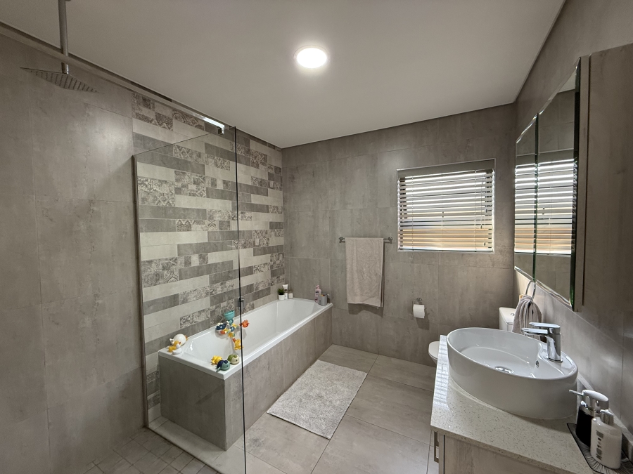 To Let 3 Bedroom Property for Rent in Bartlett Gauteng