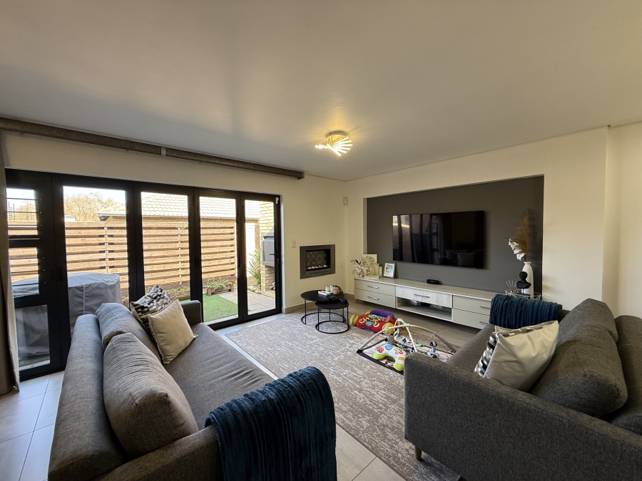 To Let 3 Bedroom Property for Rent in Bartlett Gauteng