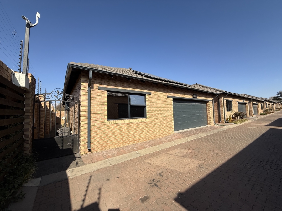 To Let 3 Bedroom Property for Rent in Bartlett Gauteng