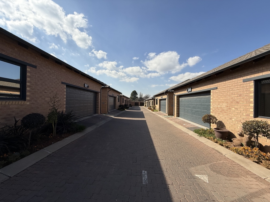 To Let 3 Bedroom Property for Rent in Bartlett Gauteng