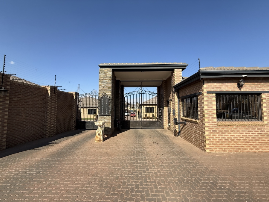 To Let 3 Bedroom Property for Rent in Bartlett Gauteng
