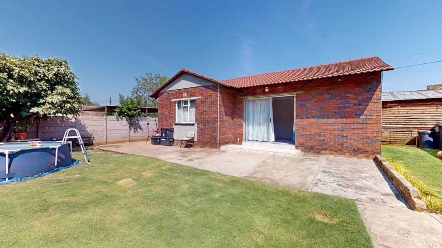 To Let 3 Bedroom Property for Rent in Dinwiddie Gauteng