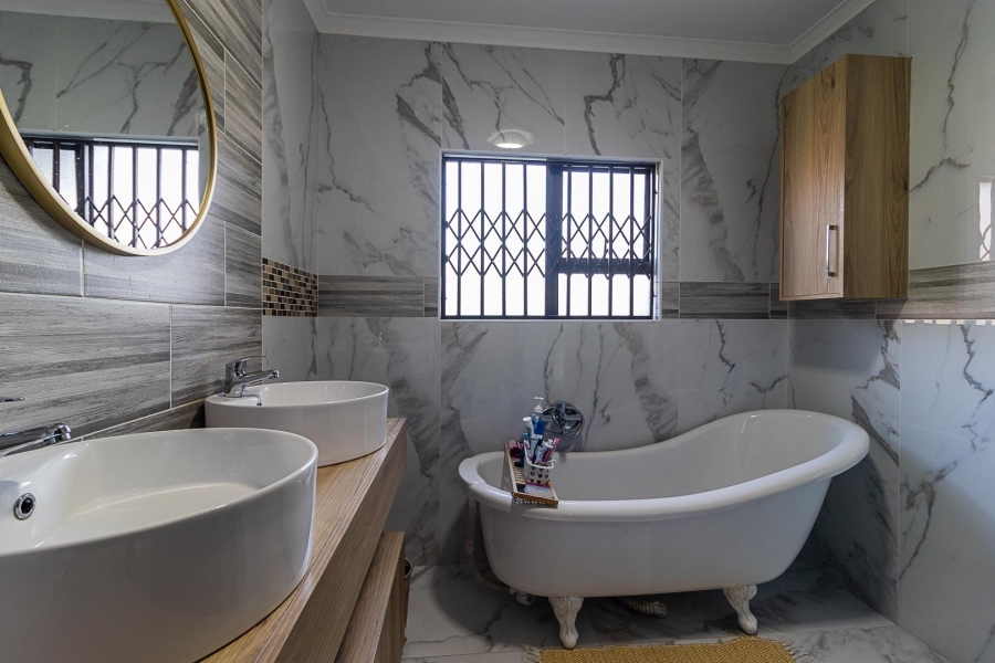 4 Bedroom Property for Sale in Ohenimuri Gauteng
