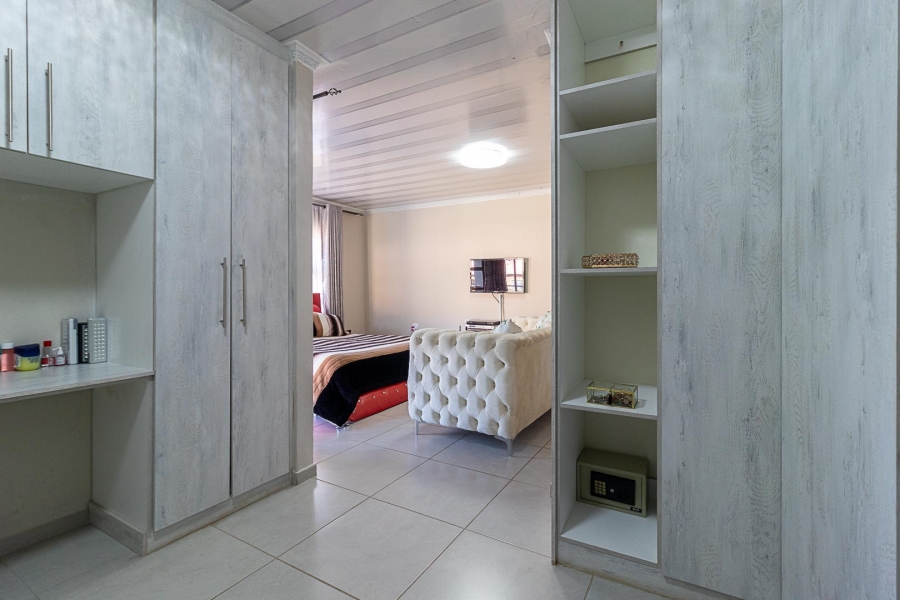 4 Bedroom Property for Sale in Ohenimuri Gauteng