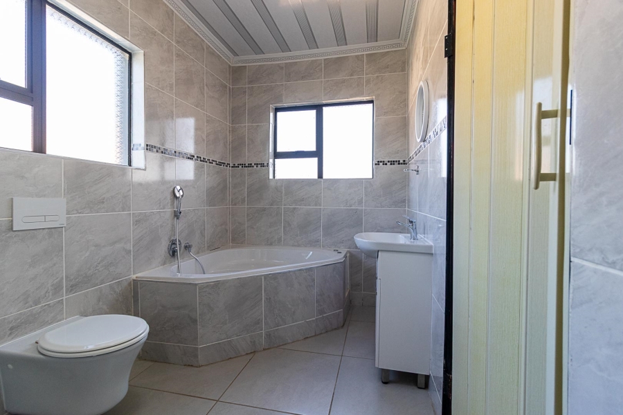 4 Bedroom Property for Sale in Ohenimuri Gauteng