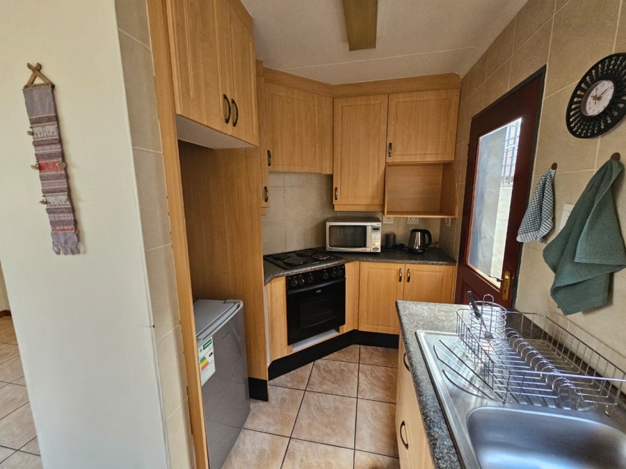 1 Bedroom Property for Sale in Linmeyer Gauteng