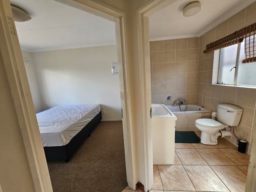 1 Bedroom Property for Sale in Linmeyer Gauteng
