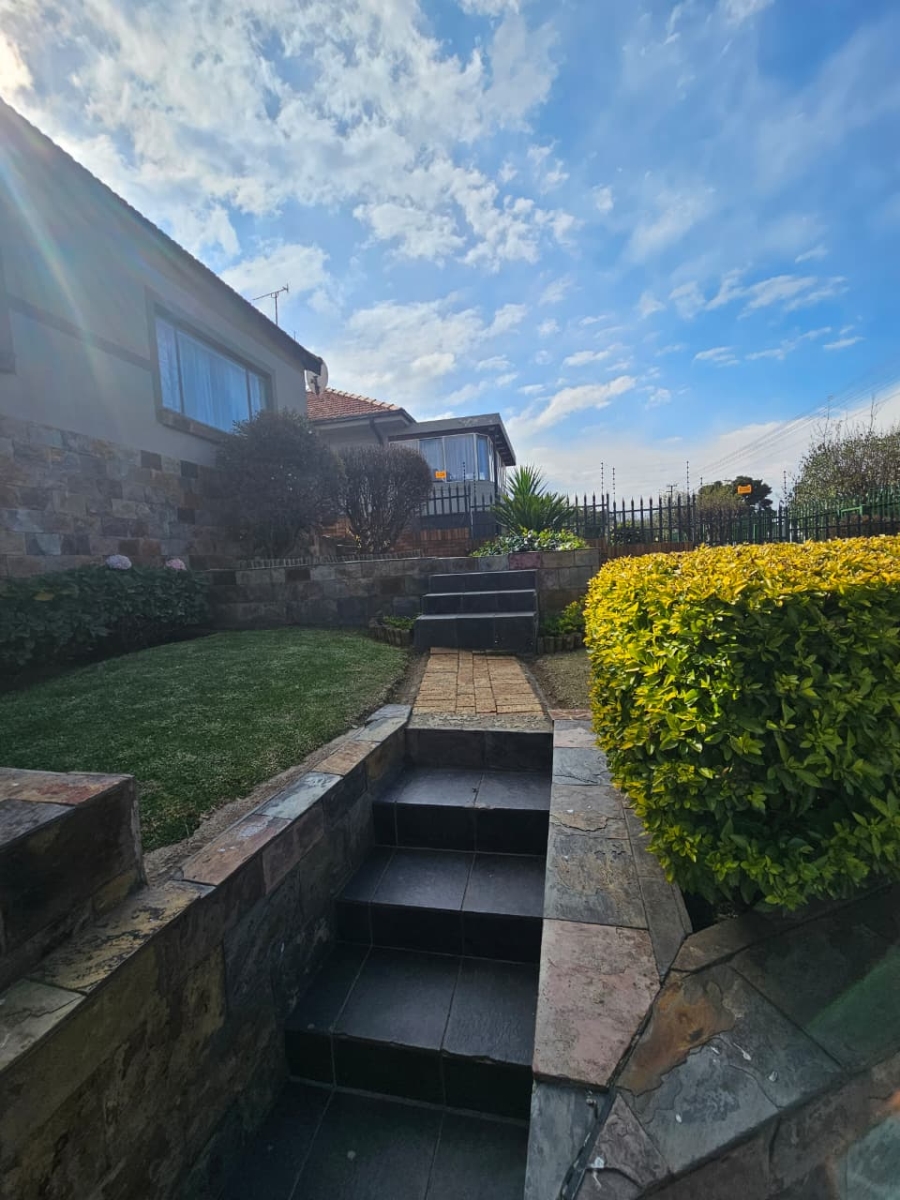 1 Bedroom Property for Sale in Linmeyer Gauteng