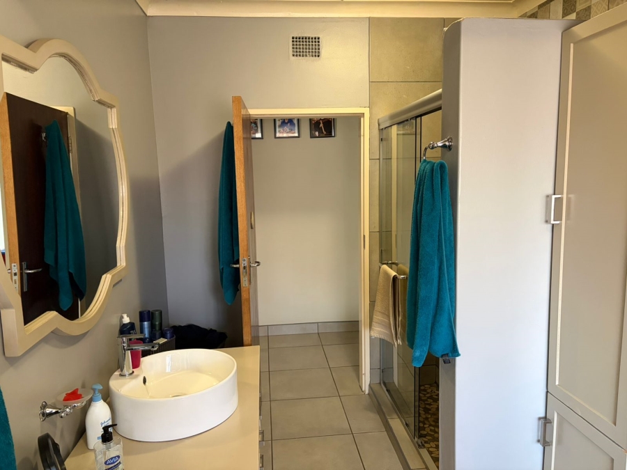 4 Bedroom Property for Sale in Rothdene Gauteng