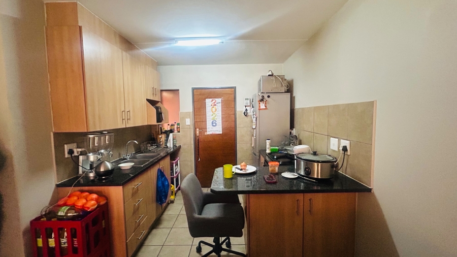 2 Bedroom Property for Sale in Olifantsvlei Gauteng