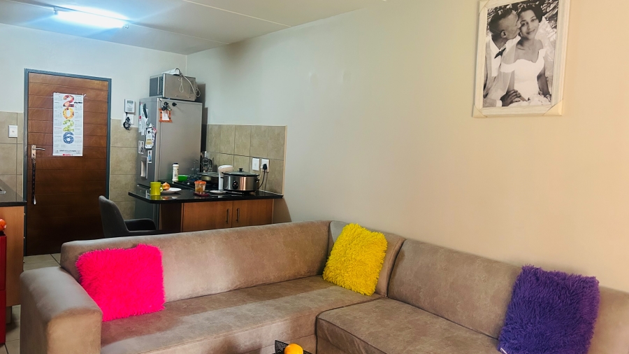 2 Bedroom Property for Sale in Olifantsvlei Gauteng