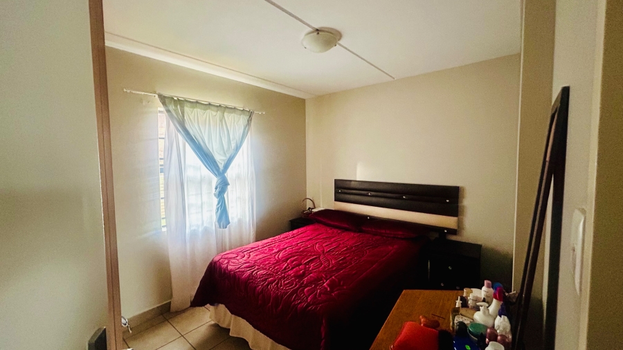 2 Bedroom Property for Sale in Olifantsvlei Gauteng