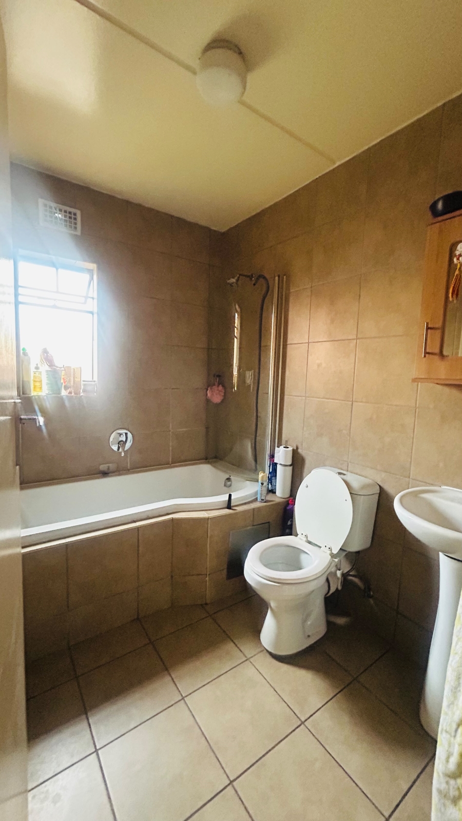 2 Bedroom Property for Sale in Olifantsvlei Gauteng