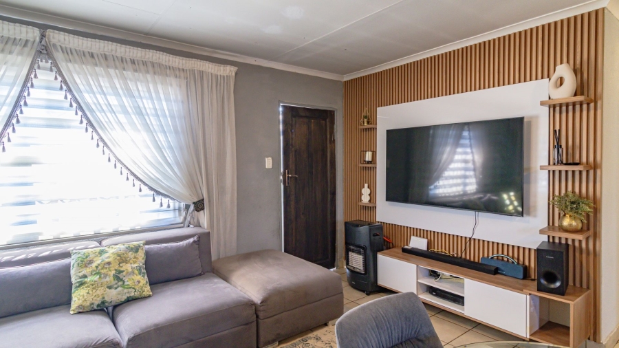 3 Bedroom Property for Sale in Albertsdal Gauteng